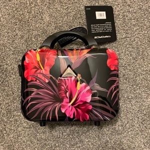 Havana triforce collection make up bag